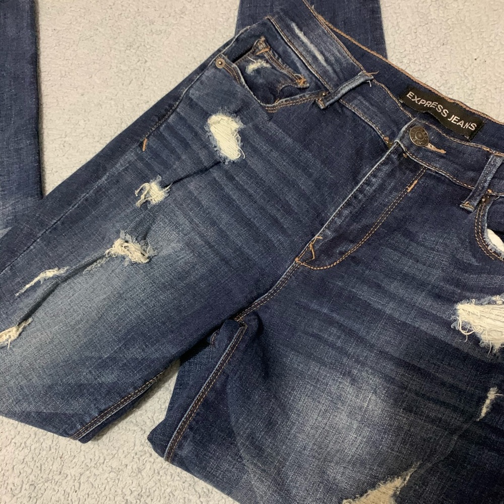 EXPRESS JEAN. In excellent condition